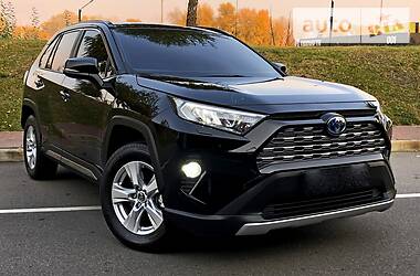 Внедорожник / Кроссовер Toyota RAV4 2019 в Киеве