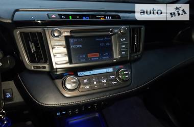 Внедорожник / Кроссовер Toyota RAV4 2013 в 
