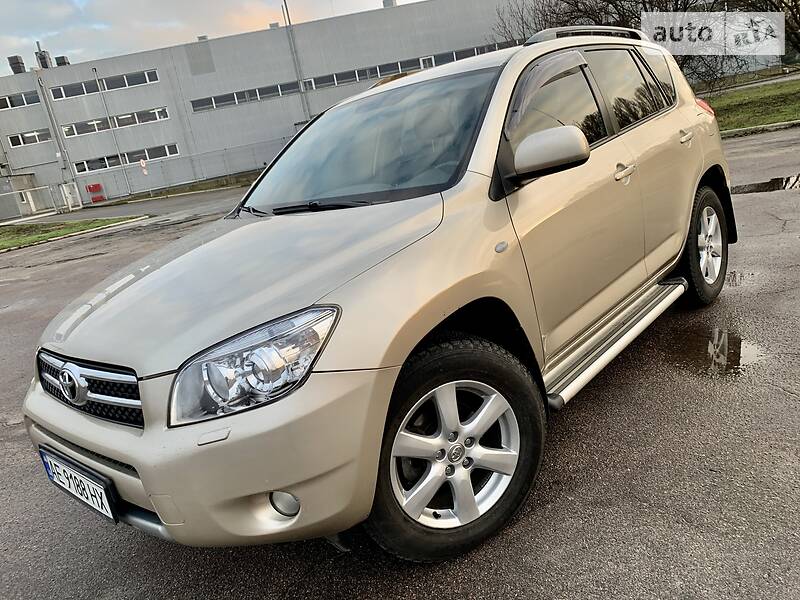 Позашляховик / Кросовер Toyota RAV4 2008 в 