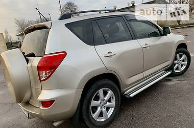 Позашляховик / Кросовер Toyota RAV4 2008 в 