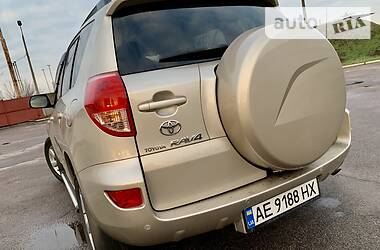 Позашляховик / Кросовер Toyota RAV4 2008 в 