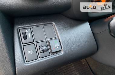 Позашляховик / Кросовер Toyota RAV4 2008 в 