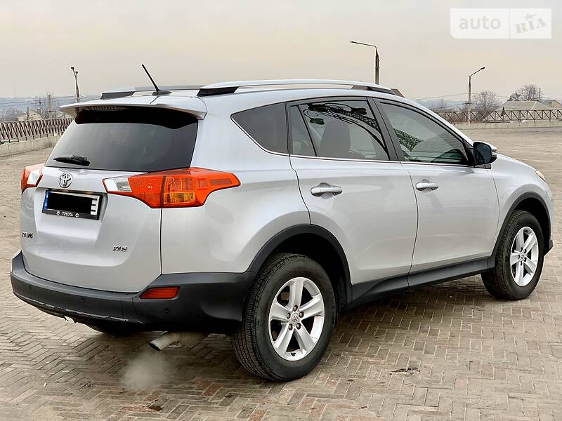 Позашляховик / Кросовер Toyota RAV4 2015 в Харкові
