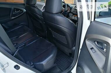 Позашляховик / Кросовер Toyota RAV4 2010 в 