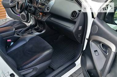 Позашляховик / Кросовер Toyota RAV4 2010 в 
