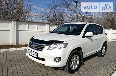 Позашляховик / Кросовер Toyota RAV4 2010 в 
