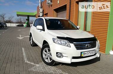 Позашляховик / Кросовер Toyota RAV4 2010 в 