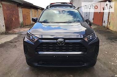 Позашляховик / Кросовер Toyota RAV4 2019 в Дніпрі