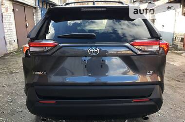 Позашляховик / Кросовер Toyota RAV4 2019 в Дніпрі