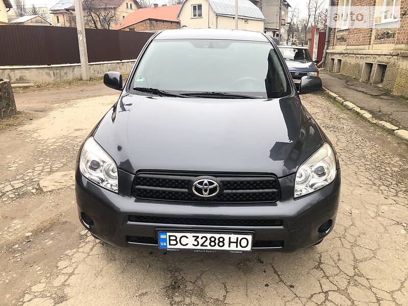 Позашляховик / Кросовер Toyota RAV4 2007 в 
