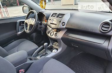 Позашляховик / Кросовер Toyota RAV4 2006 в 
