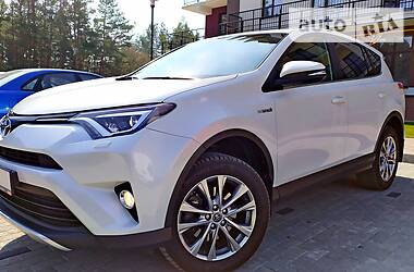 Позашляховик / Кросовер Toyota RAV4 2016 в 