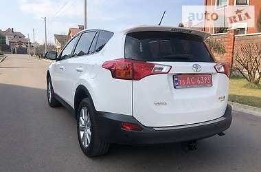 Позашляховик / Кросовер Toyota RAV4 2014 в 