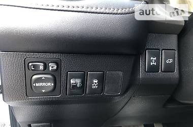 Позашляховик / Кросовер Toyota RAV4 2014 в 