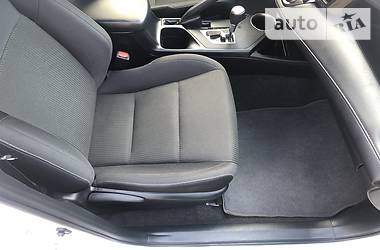 Позашляховик / Кросовер Toyota RAV4 2014 в 