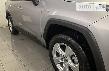 Позашляховик / Кросовер Toyota RAV4 2019 в 