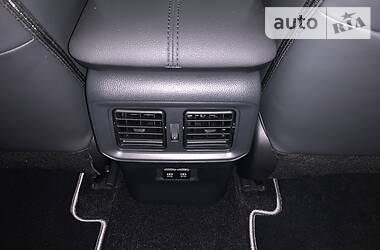 Позашляховик / Кросовер Toyota RAV4 2019 в 
