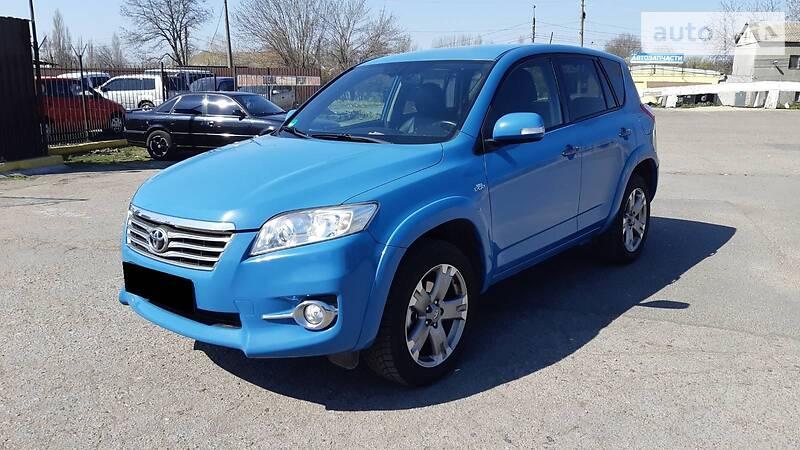 Внедорожник / Кроссовер Toyota RAV4 2010 в 