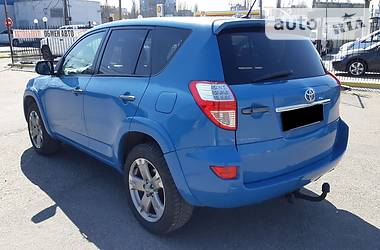 Внедорожник / Кроссовер Toyota RAV4 2010 в 