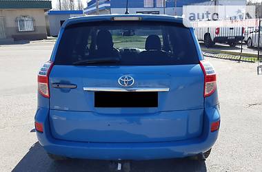 Внедорожник / Кроссовер Toyota RAV4 2010 в 