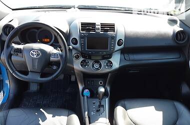 Внедорожник / Кроссовер Toyota RAV4 2010 в 