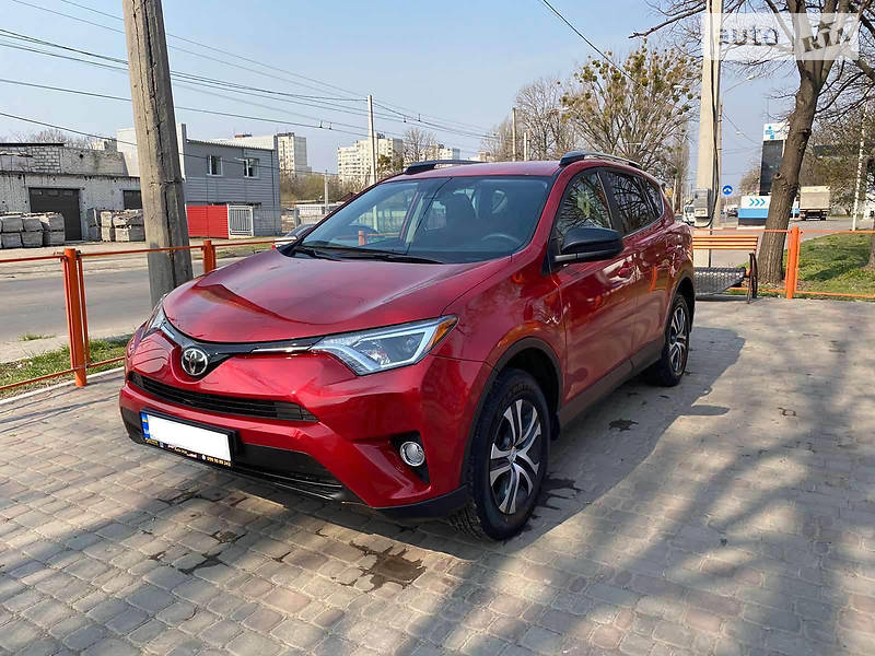 Позашляховик / Кросовер Toyota RAV4 2017 в 