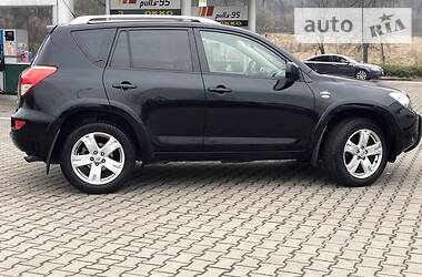 Позашляховик / Кросовер Toyota RAV4 2009 в 
