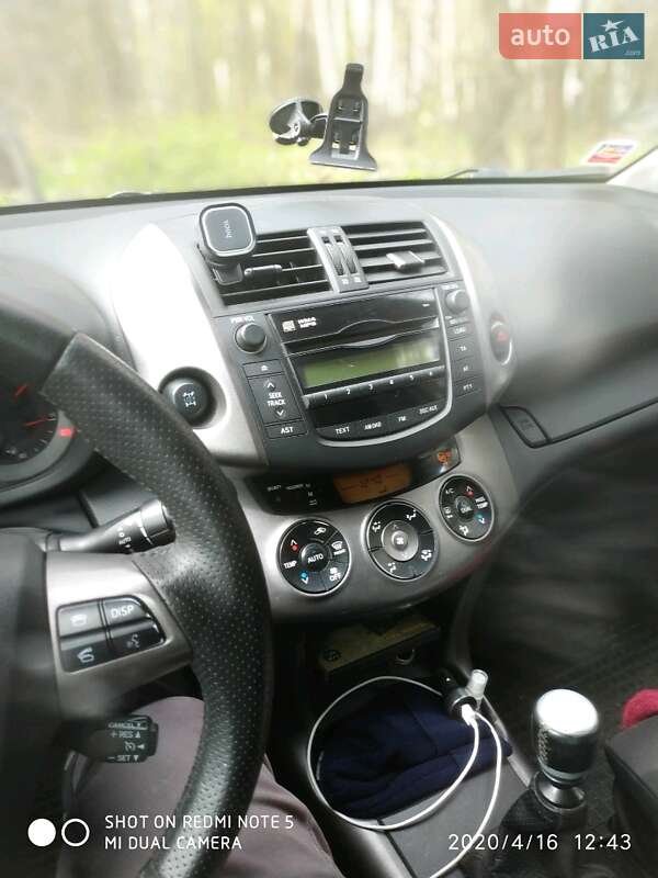 Позашляховик / Кросовер Toyota RAV4 2011 в Києві