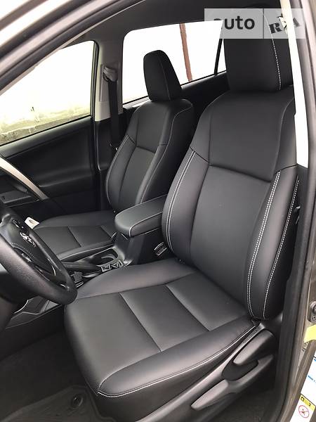 Позашляховик / Кросовер Toyota RAV4 2014 в Умані