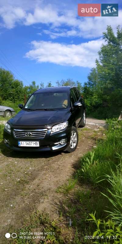 Позашляховик / Кросовер Toyota RAV4 2011 в Києві