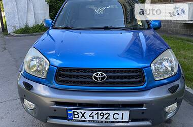 Позашляховик / Кросовер Toyota RAV4 2004 в 