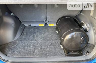 Позашляховик / Кросовер Toyota RAV4 2004 в 