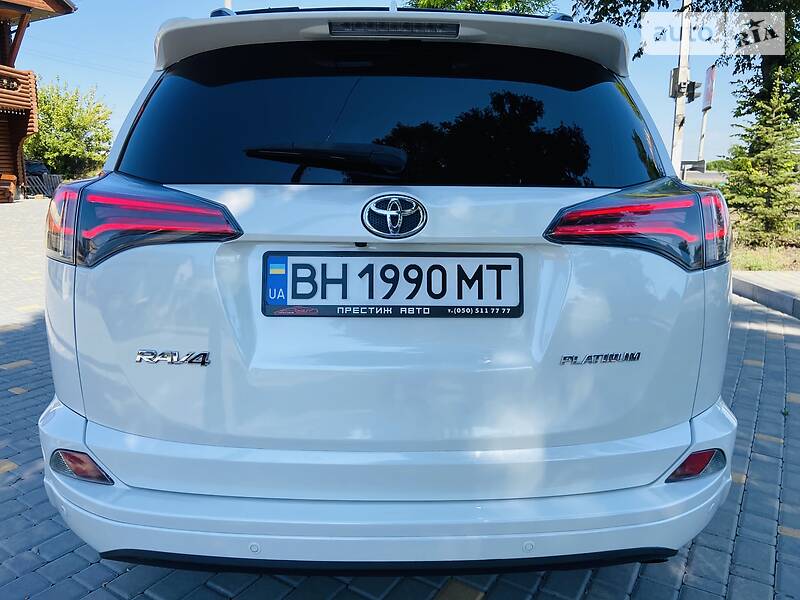 Позашляховик / Кросовер Toyota RAV4 2016 в Одесі