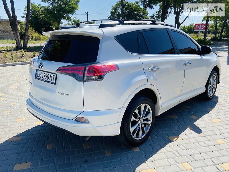 Позашляховик / Кросовер Toyota RAV4 2016 в Одесі