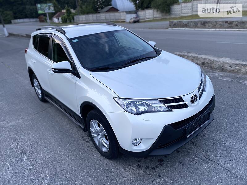 Позашляховик / Кросовер Toyota RAV4 2014 в Малині