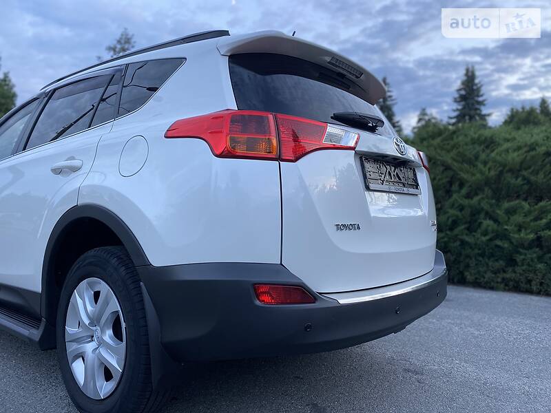 Позашляховик / Кросовер Toyota RAV4 2014 в Малині