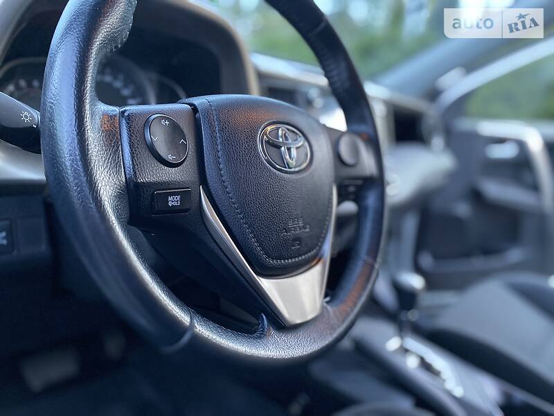 Позашляховик / Кросовер Toyota RAV4 2014 в Малині