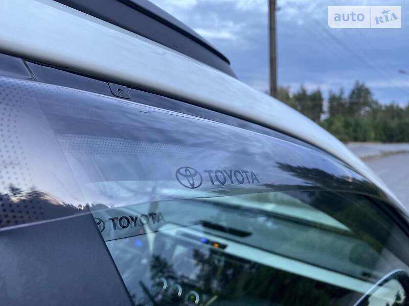 Позашляховик / Кросовер Toyota RAV4 2014 в Малині