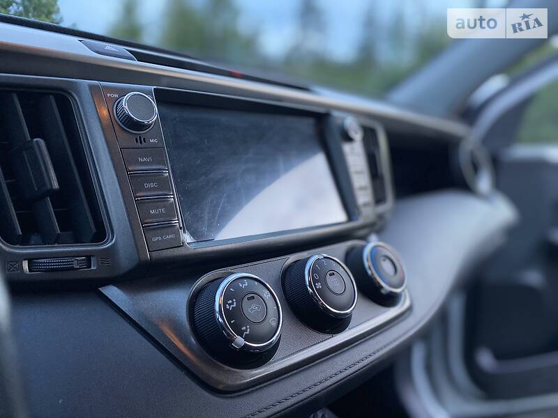 Позашляховик / Кросовер Toyota RAV4 2014 в Малині