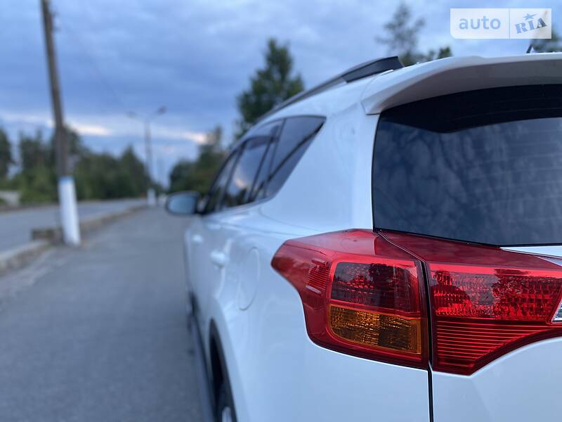 Позашляховик / Кросовер Toyota RAV4 2014 в Малині