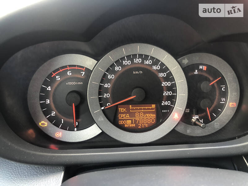 Позашляховик / Кросовер Toyota RAV4 2010 в Хусті