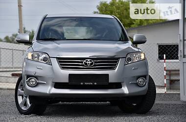 Внедорожник / Кроссовер Toyota RAV4 2011 в 