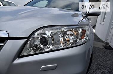 Внедорожник / Кроссовер Toyota RAV4 2011 в 
