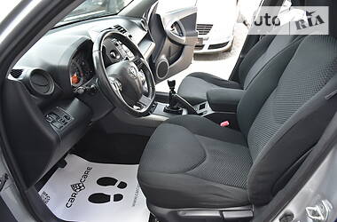 Внедорожник / Кроссовер Toyota RAV4 2011 в 