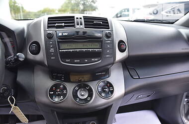 Внедорожник / Кроссовер Toyota RAV4 2011 в 
