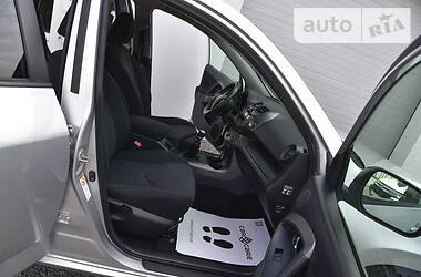 Внедорожник / Кроссовер Toyota RAV4 2011 в 