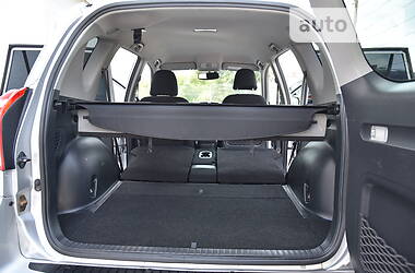 Внедорожник / Кроссовер Toyota RAV4 2011 в 