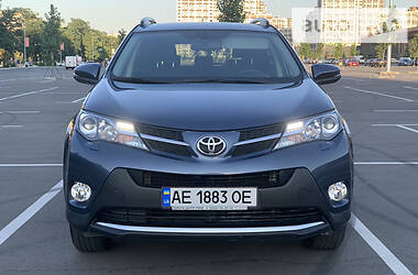 Позашляховик / Кросовер Toyota RAV4 2014 в 