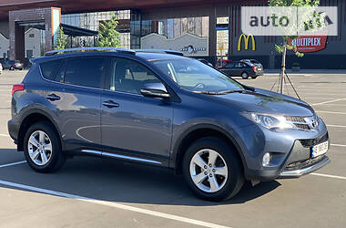 Позашляховик / Кросовер Toyota RAV4 2014 в 