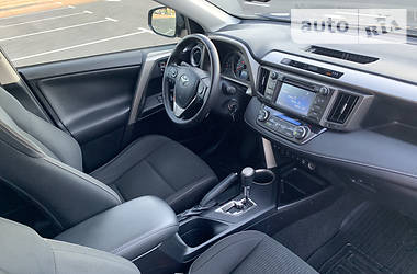 Позашляховик / Кросовер Toyota RAV4 2014 в 